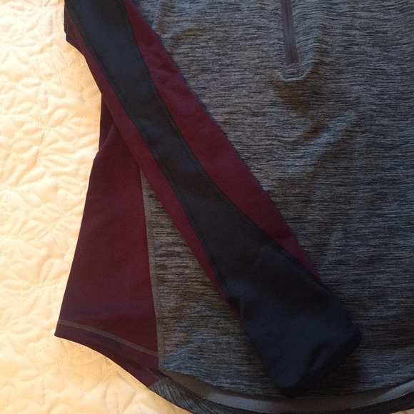 ▫️Under Armour Cold Gear Track Jacket - Picture 5 of 8